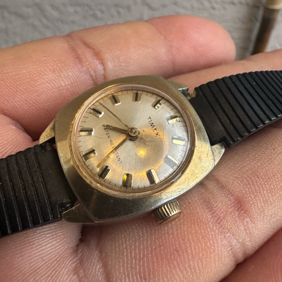 Vtg Timex Self Wind Ladies Gold Tone Watch 🔥 - Picture 4 of 7